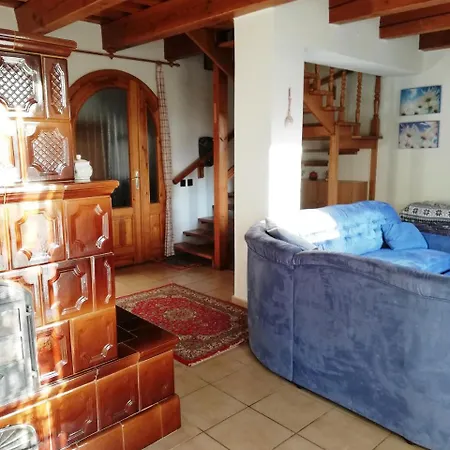 Rozsakert Apartman *