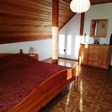 Rozsakert Apartman