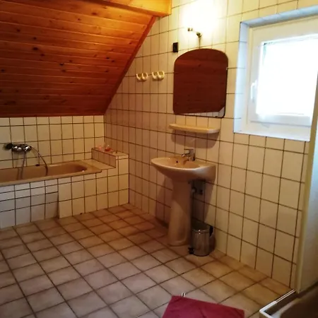 Rozsakert Apartman *